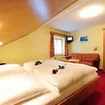 Bed & Breakfast Haus Enzian Sankt Anton am Arlberg