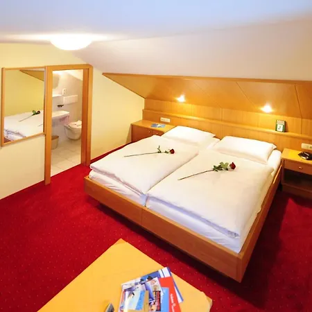 Haus Enzian Bed and breakfast