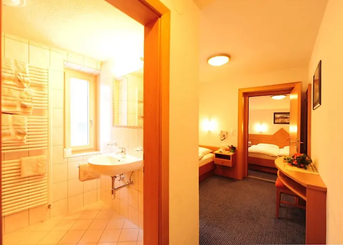 Haus Enzian לינה וארוחת בוקר 3*