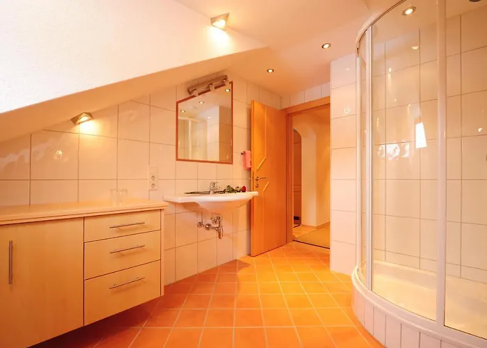 לינה וארוחת בוקר Haus Enzian