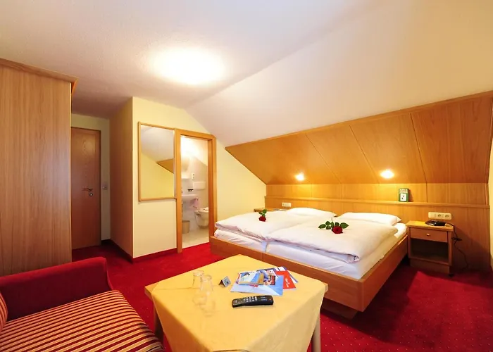 Haus Enzian לינה וארוחת בוקר סן אנטון