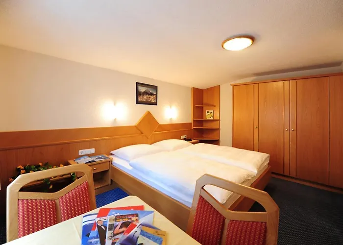 Haus Enzian Санкт-Антон-ам-Арльберг