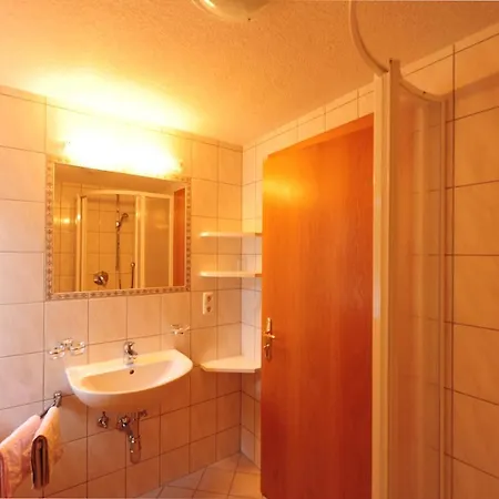 Bed & Breakfast Haus Enzian *